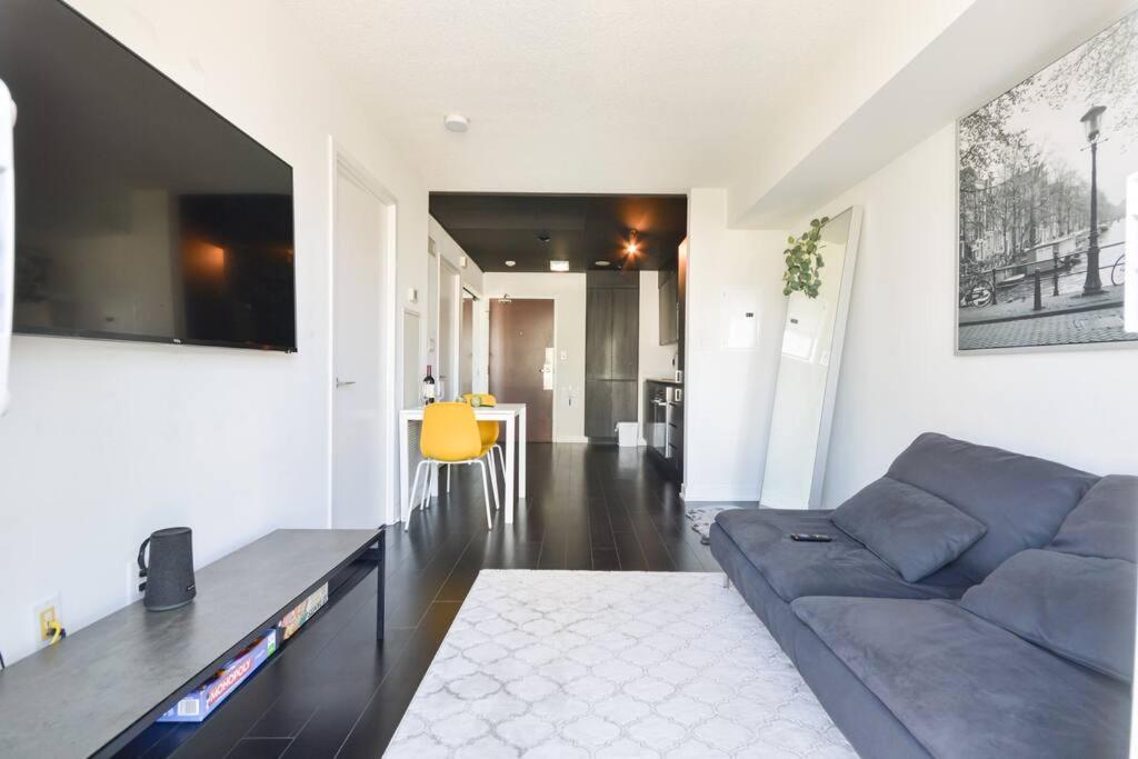 Best Location With Lake & City Views Plus Parking Toronto Exterior photo